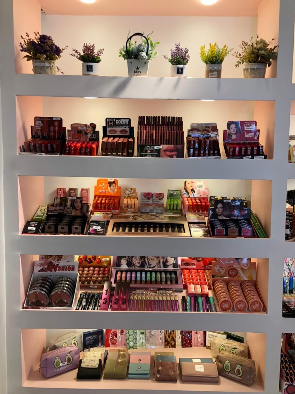 FLORA MAKEUP
