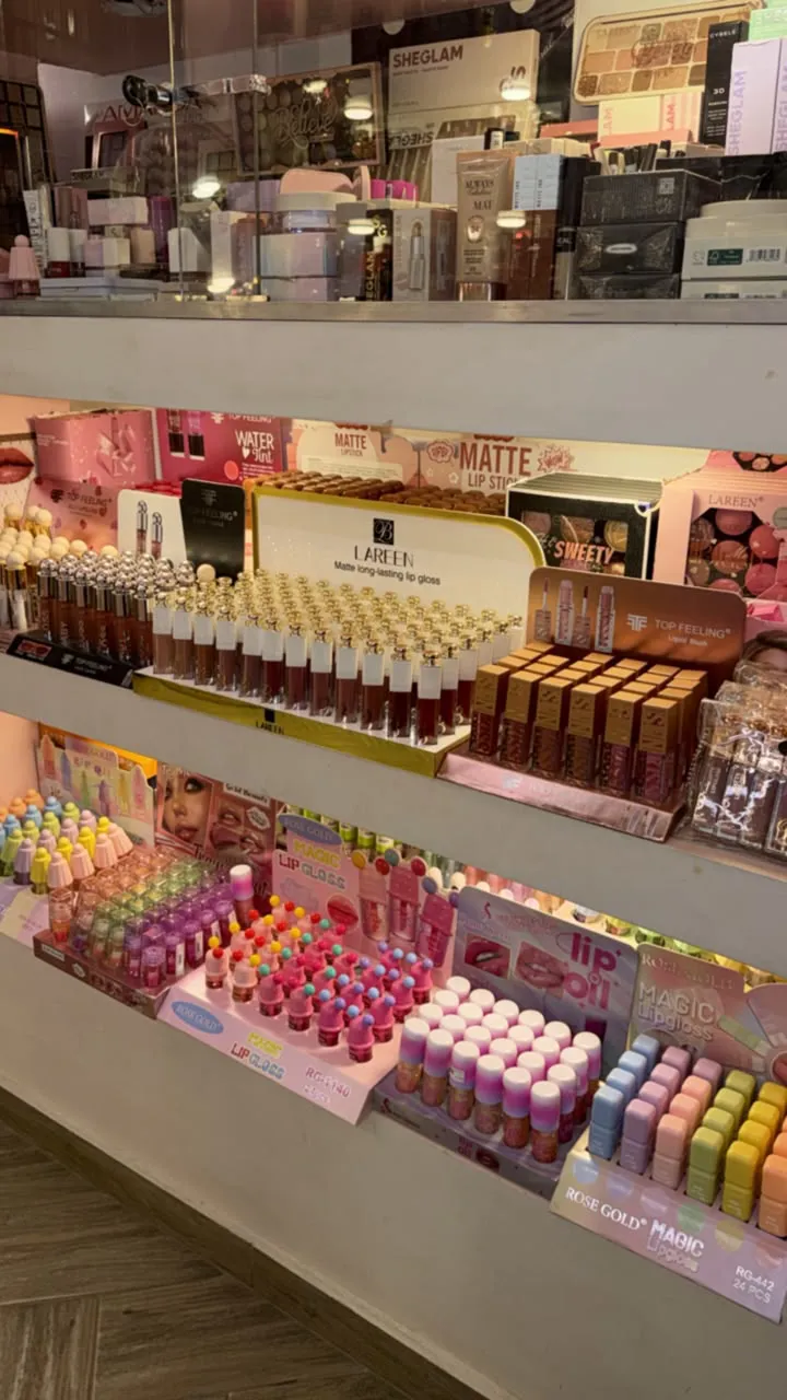 FLORA MAKEUP