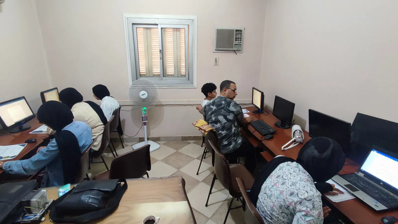 مستر عمرو حافظ كسبه
